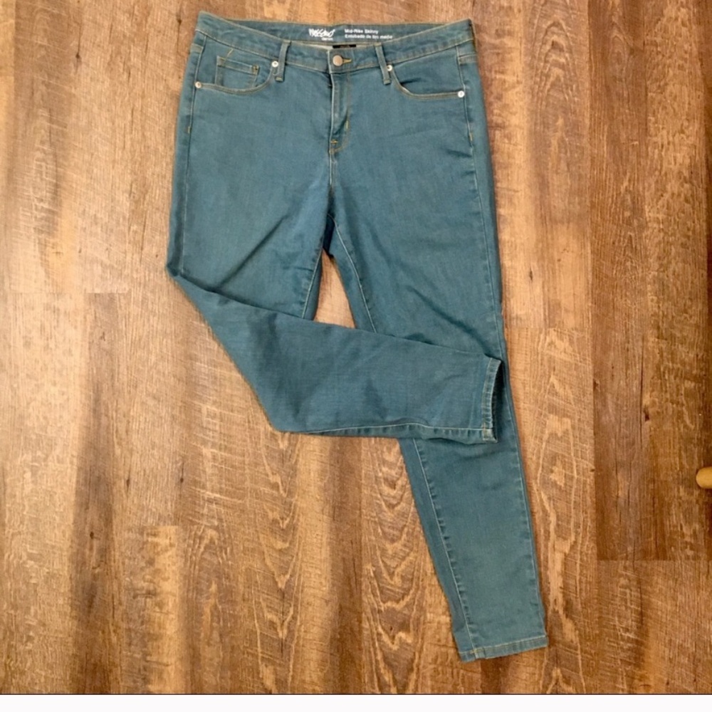High Rise Jeggings - Picture 2 of 3